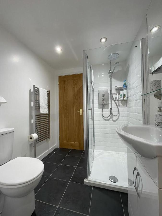 Lovely ground floor apartment in quiet village Exeter Buitenkant foto
